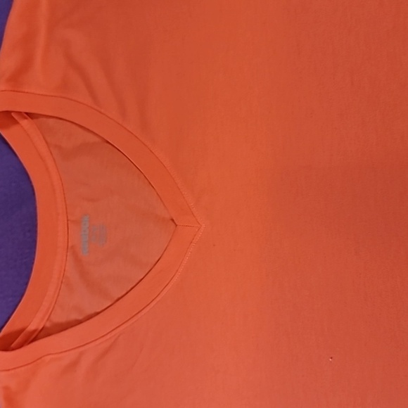 0771. NWOTs ~ Reebok ~ Safety Orange ~ V-neck ~ 2XL ~ T-shirt - Picture 5 of 8